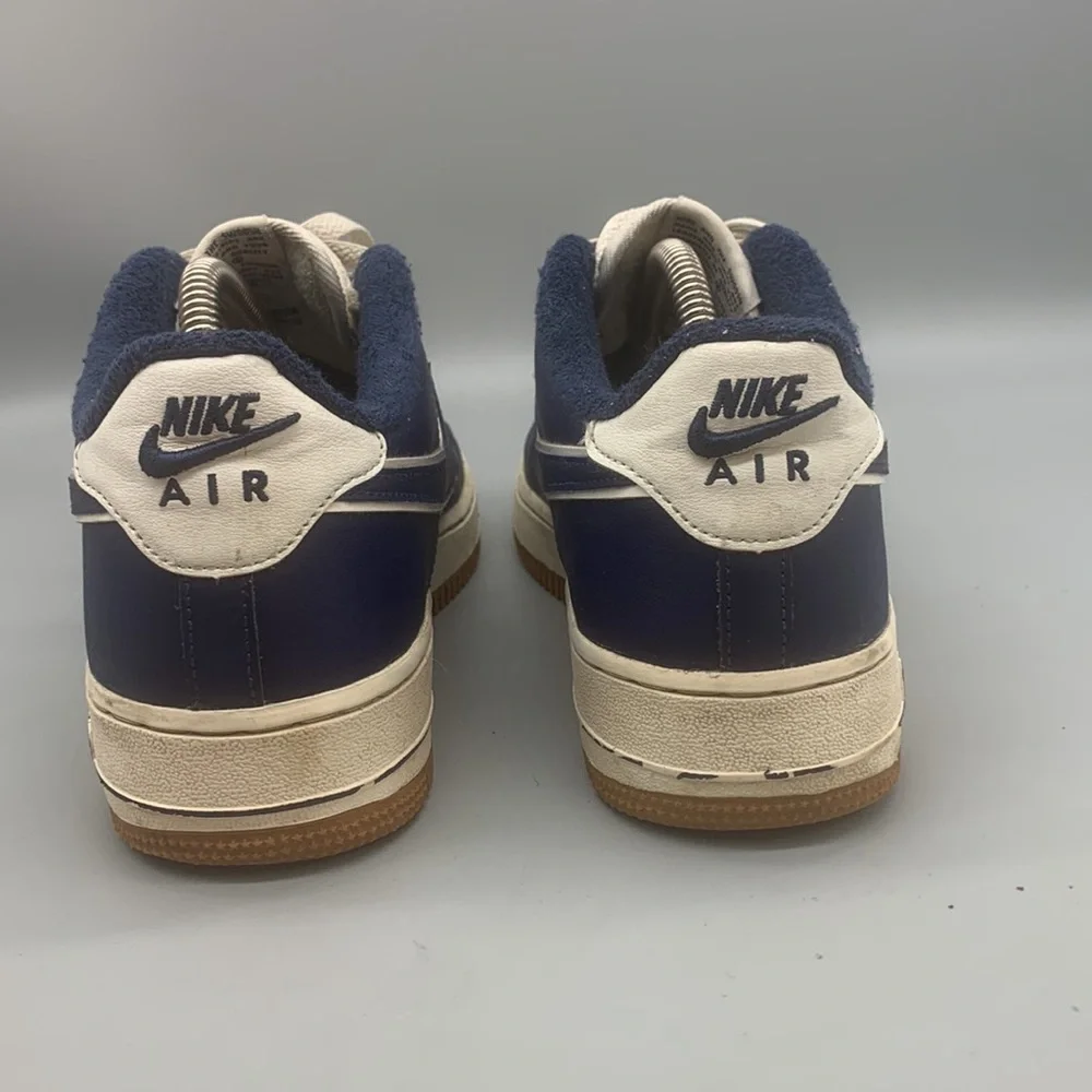 Nike Air Force 1 '07 LV8 Low Sail/Midnight Navy Mens Size 7Y